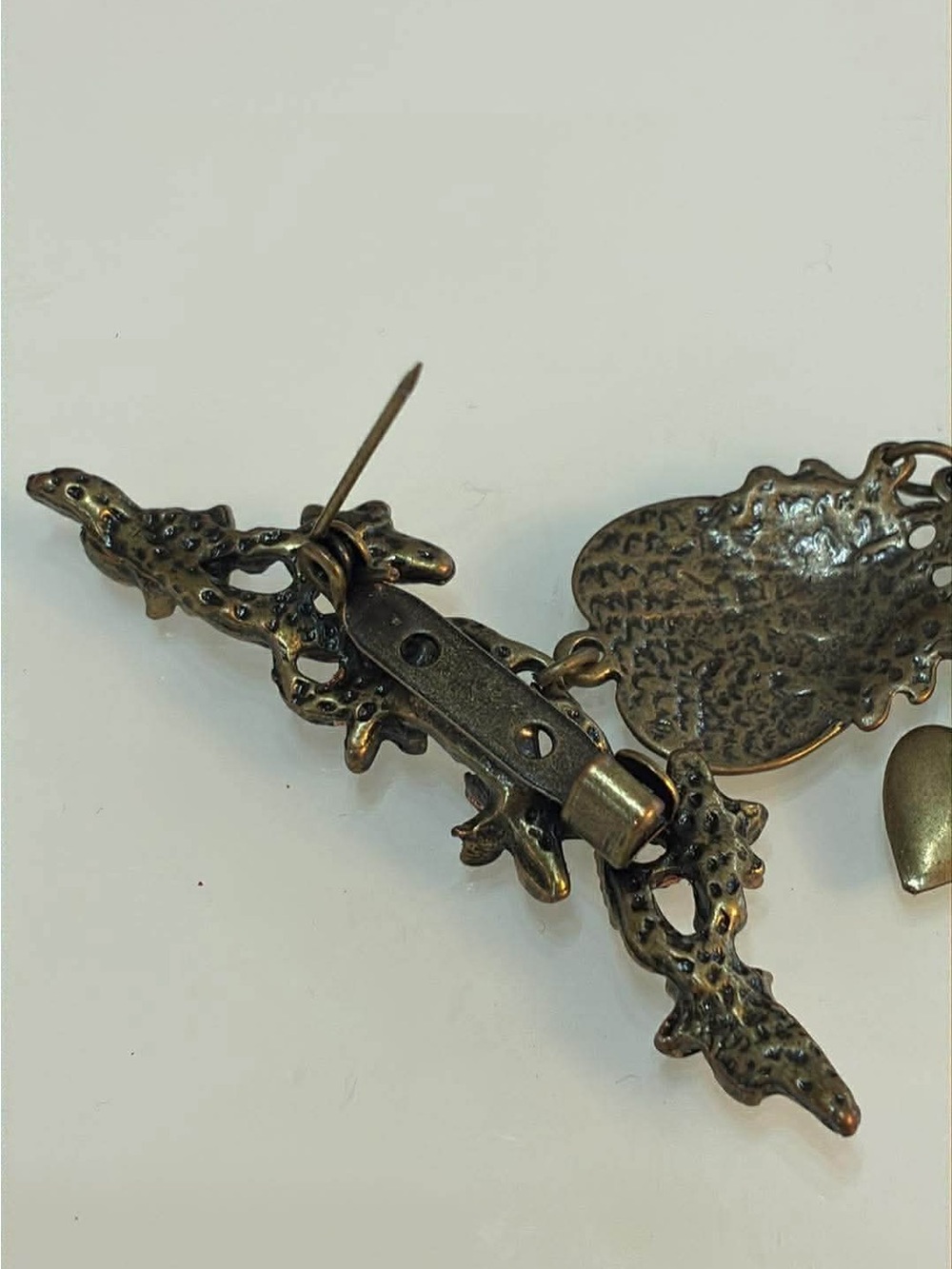 Vintage Heart and Star Charm Brooch — Gold & Copper Tones - Picture 3 of 5